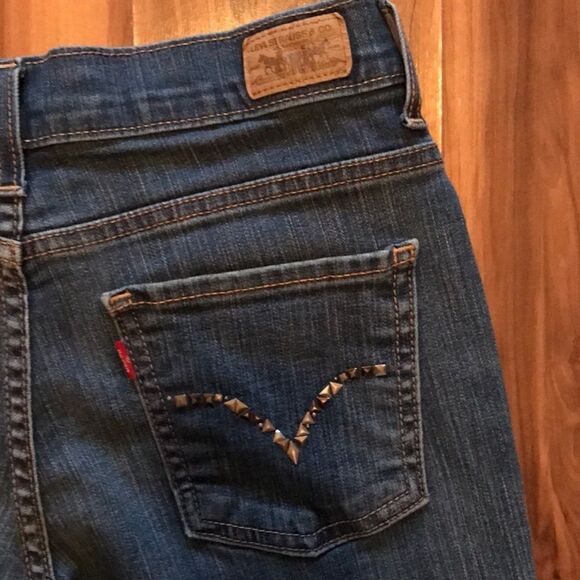 Levi’s Boot Cut 512 Jeans - Picture 6 of 9